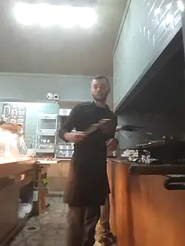 Snapshot of LeonNovaro chatting on 30, 10, 2025 LeonNovaro online show from 30, 10, 2025