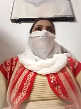 posewith online show from 18, 11, 2025