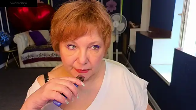 Kira Kenett online show from 2, 6, 2026