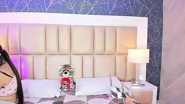 HatsaJones online show from 28, 2, 2026