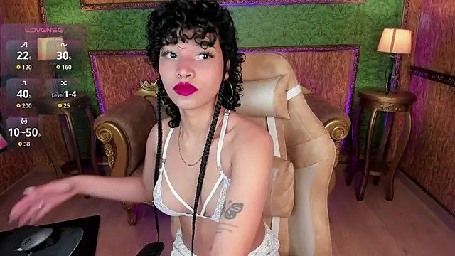 Snapshot of DaniCollinn_ chatting on 17, 10, 2025 DaniCollinn online show from 17, 10, 2025