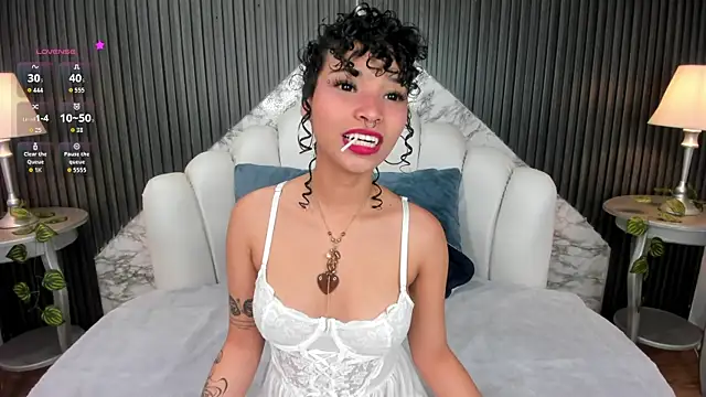 Snapshot of DaniCollinn_ chatting on 14, 11, 2025 DaniCollinn online show from 14, 11, 2025