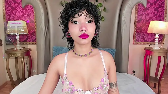 Snapshot of DaniCollinn_ chatting on 20, 12, 2025 DaniCollinn online show from 20, 12, 2025