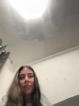 valentinalamont online show from 21, 9, 2025