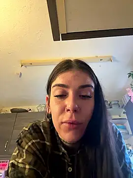 valentinalamont online show from 8, 1, 2026