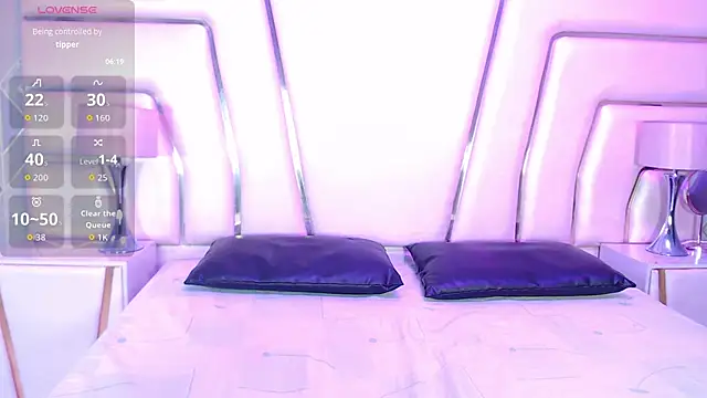 VioletPons online show from 4, 11, 2025