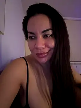 Snapshot of SweetMeiiii chatting on 3, 10, 2025 SweetMeiiii online show from 3, 10, 2025