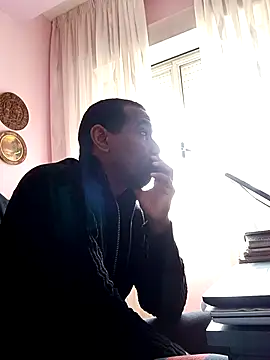 Snapshot of estrogeni chatting on 23, 4, 2026 estrogeni online show from 23, 4, 2026