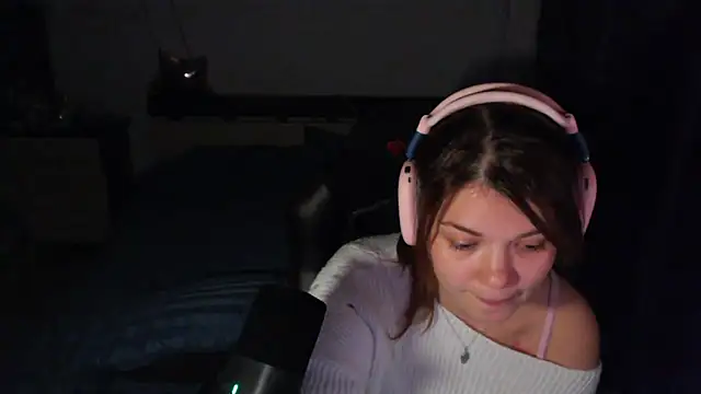 Snapshot of NutsGilmore chatting on 21, 10, 2025 NutsGilmore online show from 21, 10, 2025