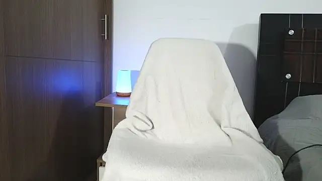 Snapshot of MisterEnigma chatting on 22, 9, 2025 MisterEnigma online show from 22, 9, 2025