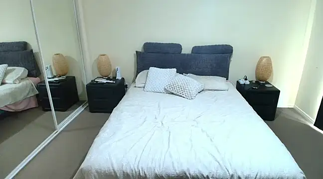 aussiepeaches online show from 2, 2, 2025