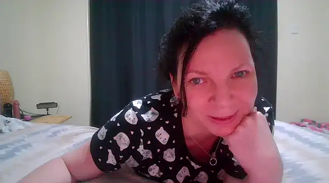aussiepeaches online show from 2, 3, 2025