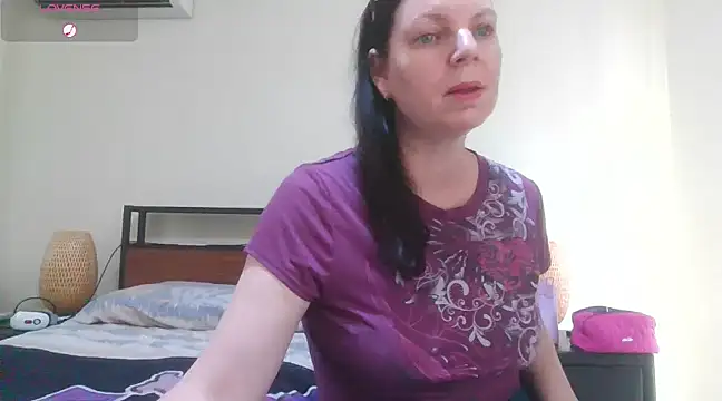 aussiepeaches online show from 6, 3, 2025