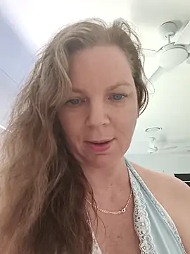 aussiepeaches online show from 9, 4, 2026