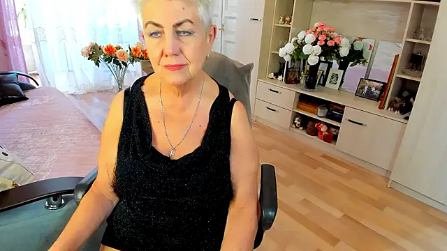 HotandMature online show from 10, 3, 2026