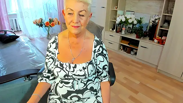 Snapshot of HotandMature chatting on 9, 7, 2026 HotandMature online show from 9, 7, 2026