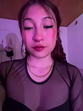 Snapshot of liin_rose chatting on 12, 9, 2025 liin rose online show from 12, 9, 2025