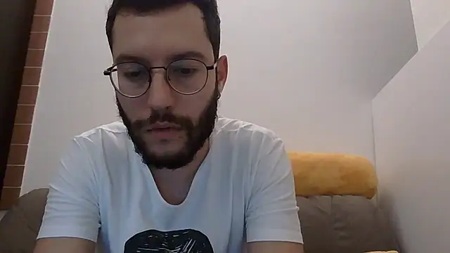 Amicisegreti online show from 15, 12, 2025