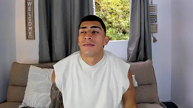 Snapshot of adrian_ray chatting on 30, 5, 2026 adrian ray online show from 30, 5, 2026