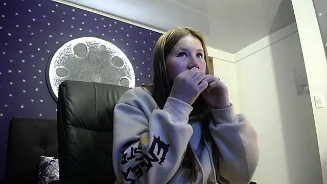 Snapshot of Olivia11_ chatting on 15, 9, 2025 Olivia11  online show from 15, 9, 2025