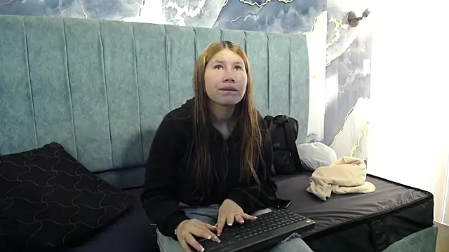 Snapshot of Olivia11_ chatting on 2, 10, 2025 Olivia11  online show from 2, 10, 2025