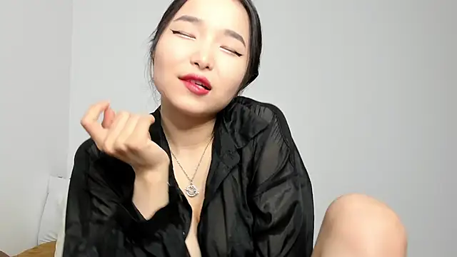 Soyun Mia online show from 23, 2, 2026