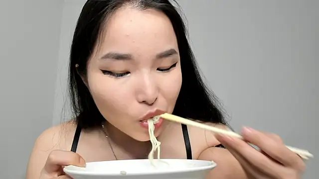 Soyun Mia online show from 10, 4, 2026