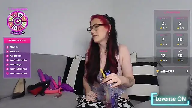 Snapshot of Harley-Moon chatting on 23, 10, 2025 Harley-Moon online show from 23, 10, 2025