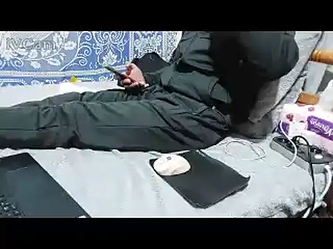 yazinyazin1 online show from 18, 2, 2026