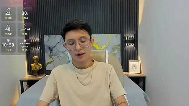 SantiagoRusso18 online show from 3, 10, 2025