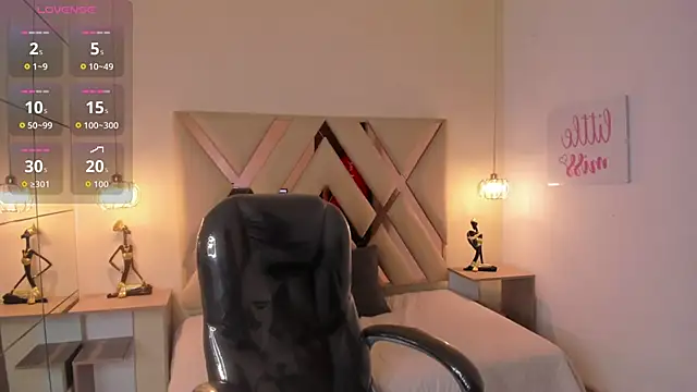 SantiagoRusso18 online show from 2, 12, 2025