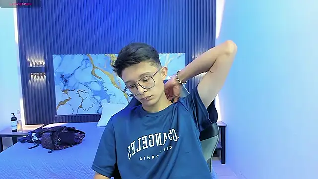 SantiagoRusso18 online show from 6, 2, 2026