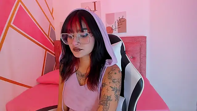 Lucy boobss online show from 4, 3, 2026