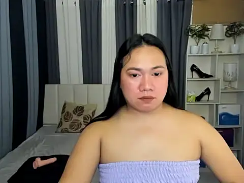 TsUncutKaren online show from 5, 3, 2026