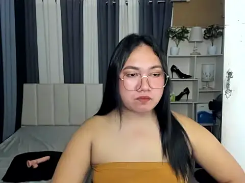 TsUncutKaren online show from 7, 3, 2026