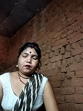 Snapshot of Priya_tyagi chatting on 11, 10, 2025 Priya tyagi online show from 11, 10, 2025