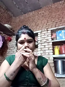 Snapshot of Priya_tyagi chatting on 12, 10, 2025 Priya tyagi online show from 12, 10, 2025