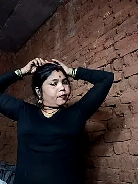 Snapshot of Priya_tyagi chatting on 15, 10, 2025 Priya tyagi online show from 15, 10, 2025