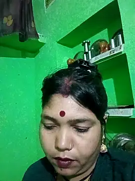 Snapshot of Priya_tyagi chatting on 19, 10, 2025 Priya tyagi online show from 19, 10, 2025