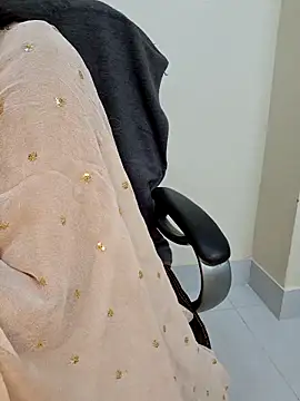 Snapshot of ariya-03 chatting on 3, 11, 2025 ariya-03 online show from 3, 11, 2025