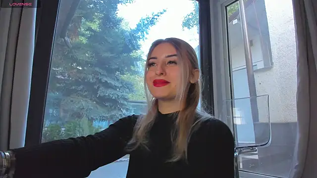 Ella Vee online show from 1, 10, 2025