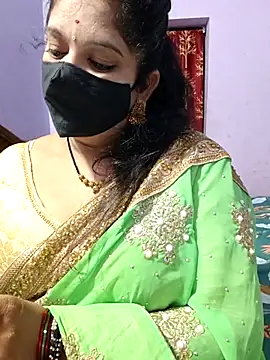 Snapshot of luci-queen chatting on 10, 9, 2025 luci-queen online show from 10, 9, 2025