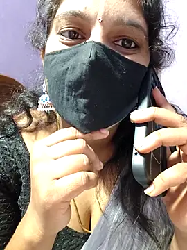 Snapshot of luci-queen chatting on 13, 9, 2025 luci-queen online show from 13, 9, 2025