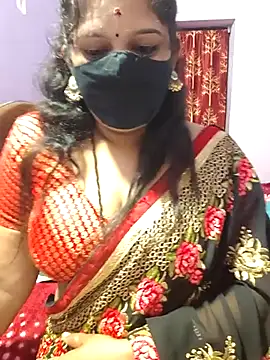 Snapshot of luci-queen chatting on 15, 9, 2025 luci-queen online show from 15, 9, 2025