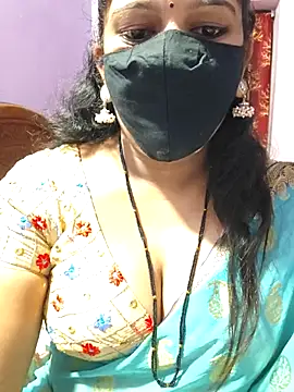 Snapshot of luci-queen chatting on 16, 9, 2025 luci-queen online show from 16, 9, 2025