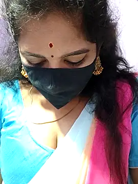 Snapshot of luci-queen chatting on 20, 9, 2025 luci-queen online show from 20, 9, 2025