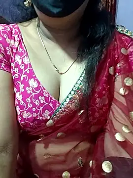 Snapshot of luci-queen chatting on 25, 9, 2025 luci-queen online show from 25, 9, 2025