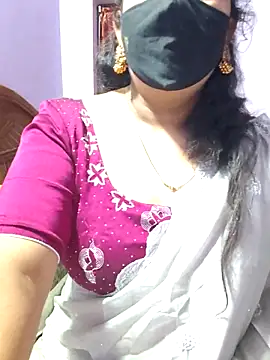 Snapshot of luci-queen chatting on 26, 9, 2025 luci-queen online show from 26, 9, 2025