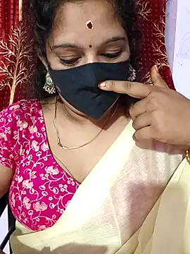 Snapshot of luci-queen chatting on 26, 9, 2025 luci-queen online show from 26, 9, 2025