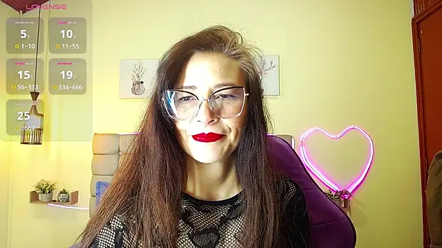 Snapshot of _naomi_s chatting on 8, 7, 2026 naomi s online show from 8, 7, 2026
